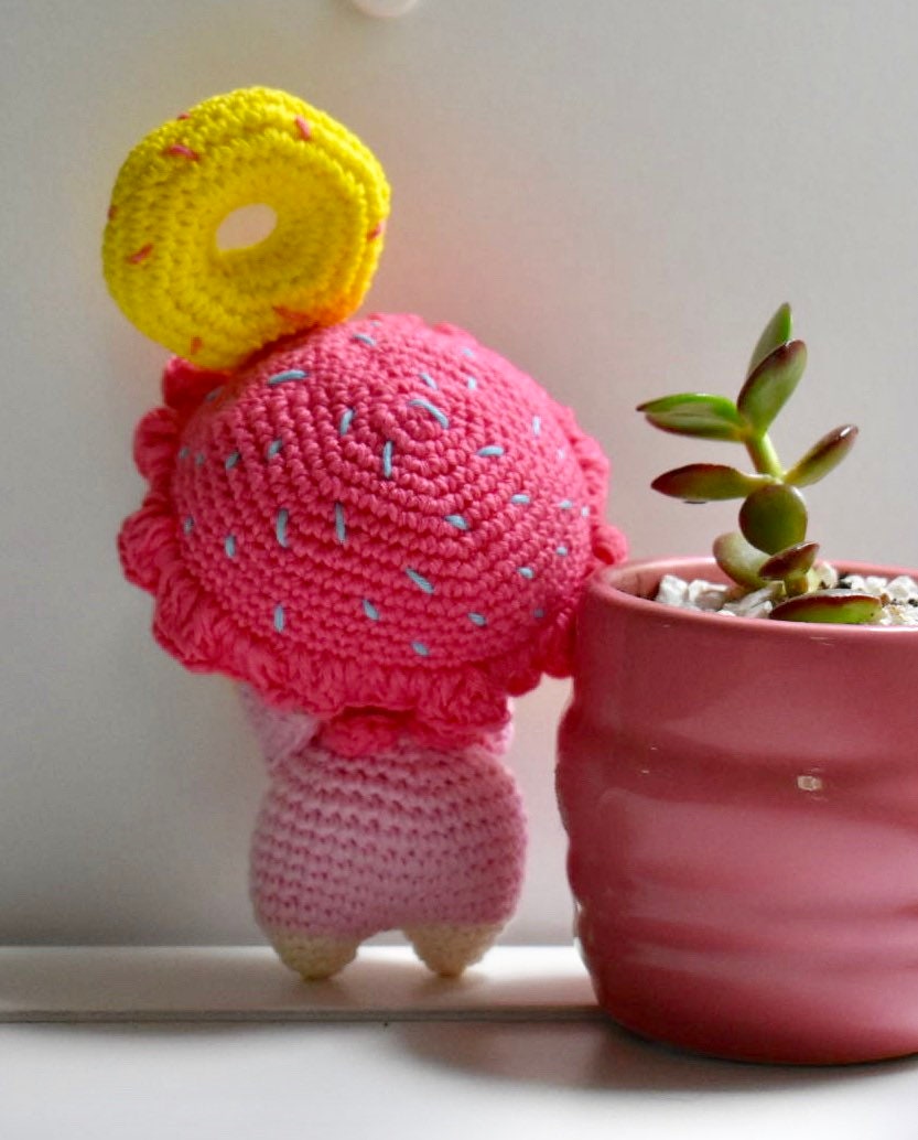 Crochet toy - 5 inches little crochet donut lover doll - Nursery gift