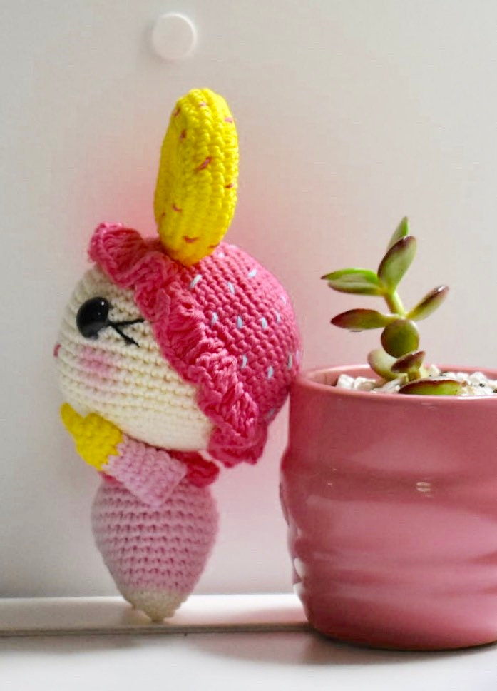 Crochet toy - 5 inches little crochet donut lover doll - Nursery gift