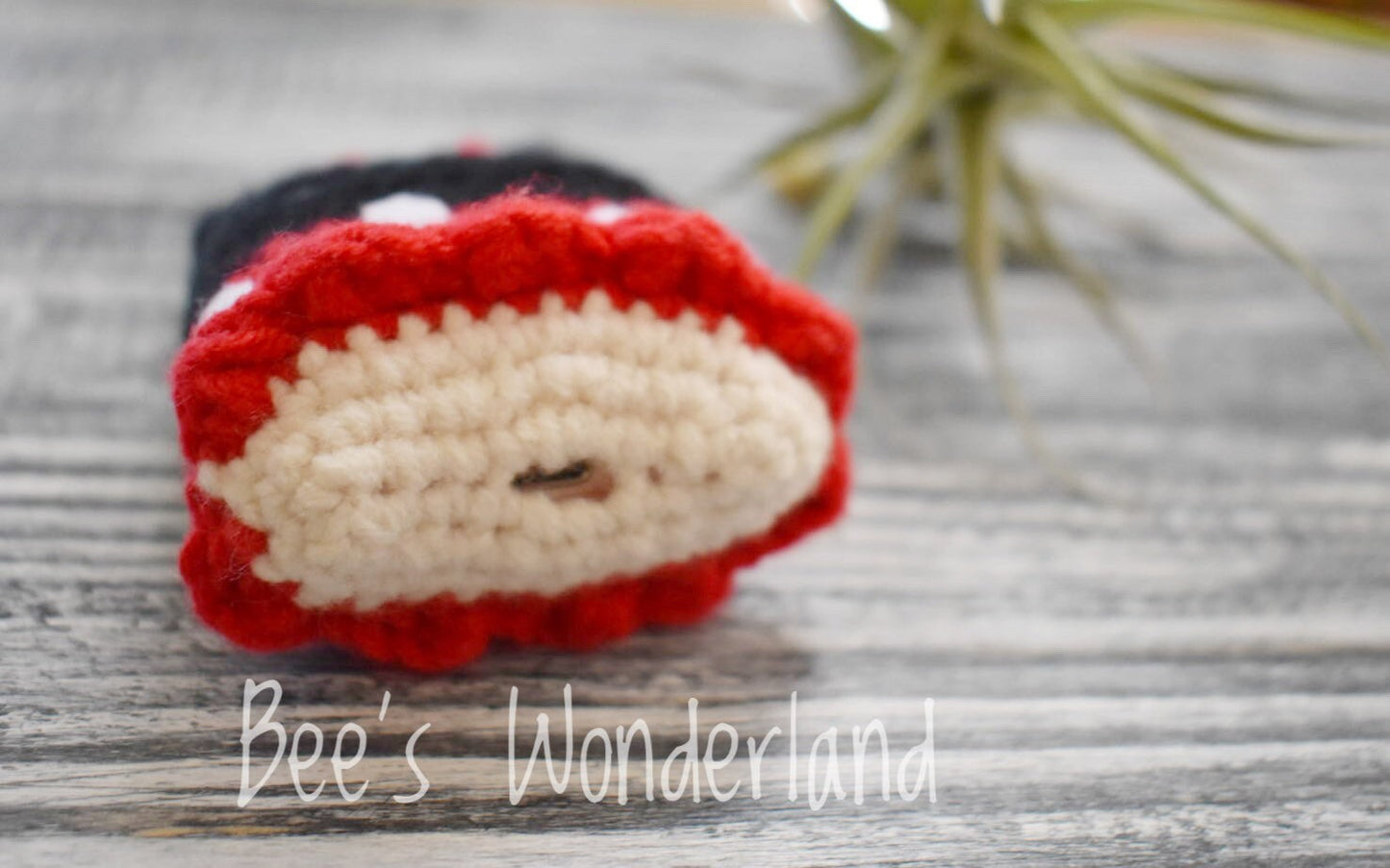 Crocheted Minnie AirPods case