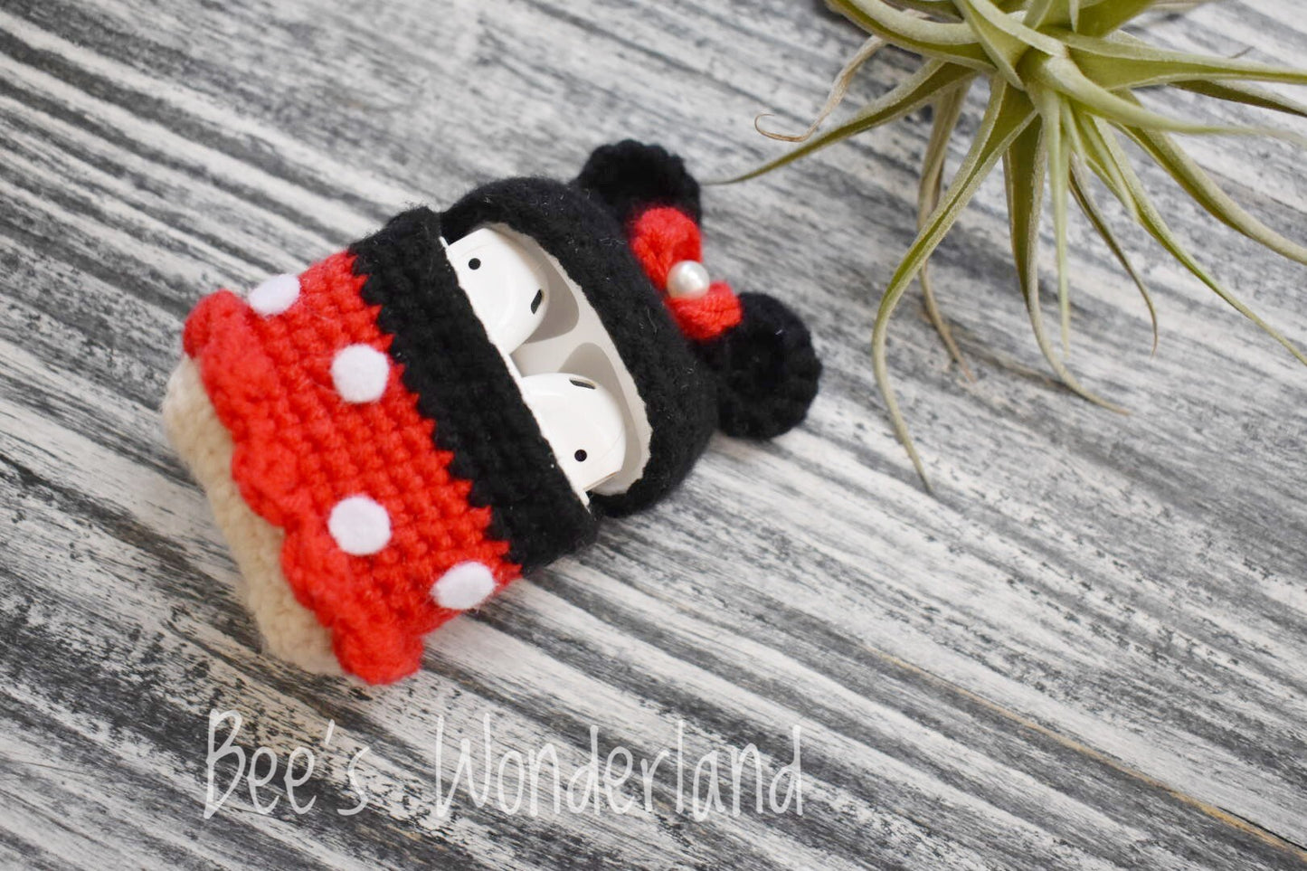 Crocheted Minnie AirPods case