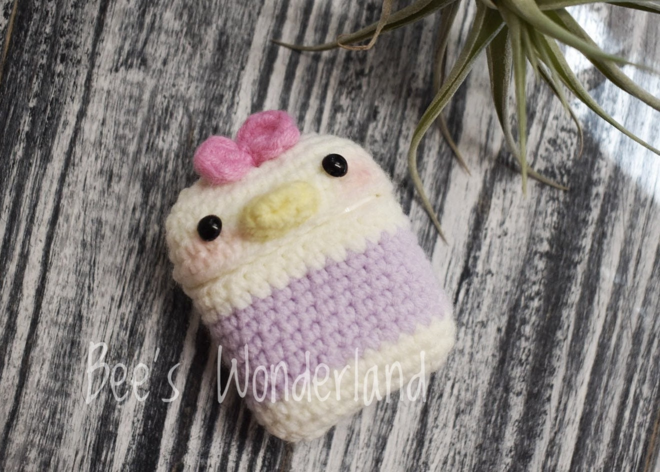 Crocheted Daisy AirPods case