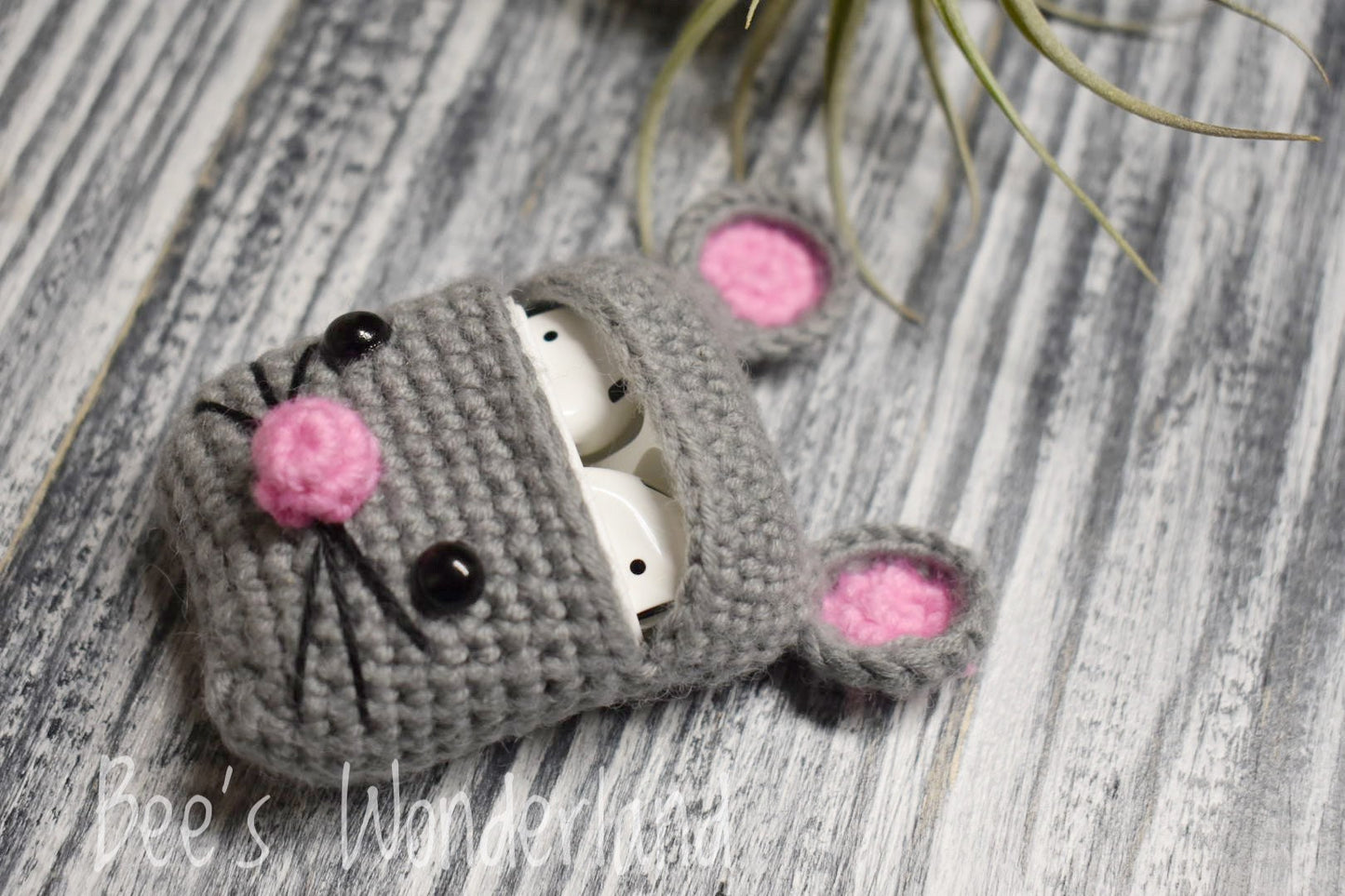 Crocheted Mouse AirPods case