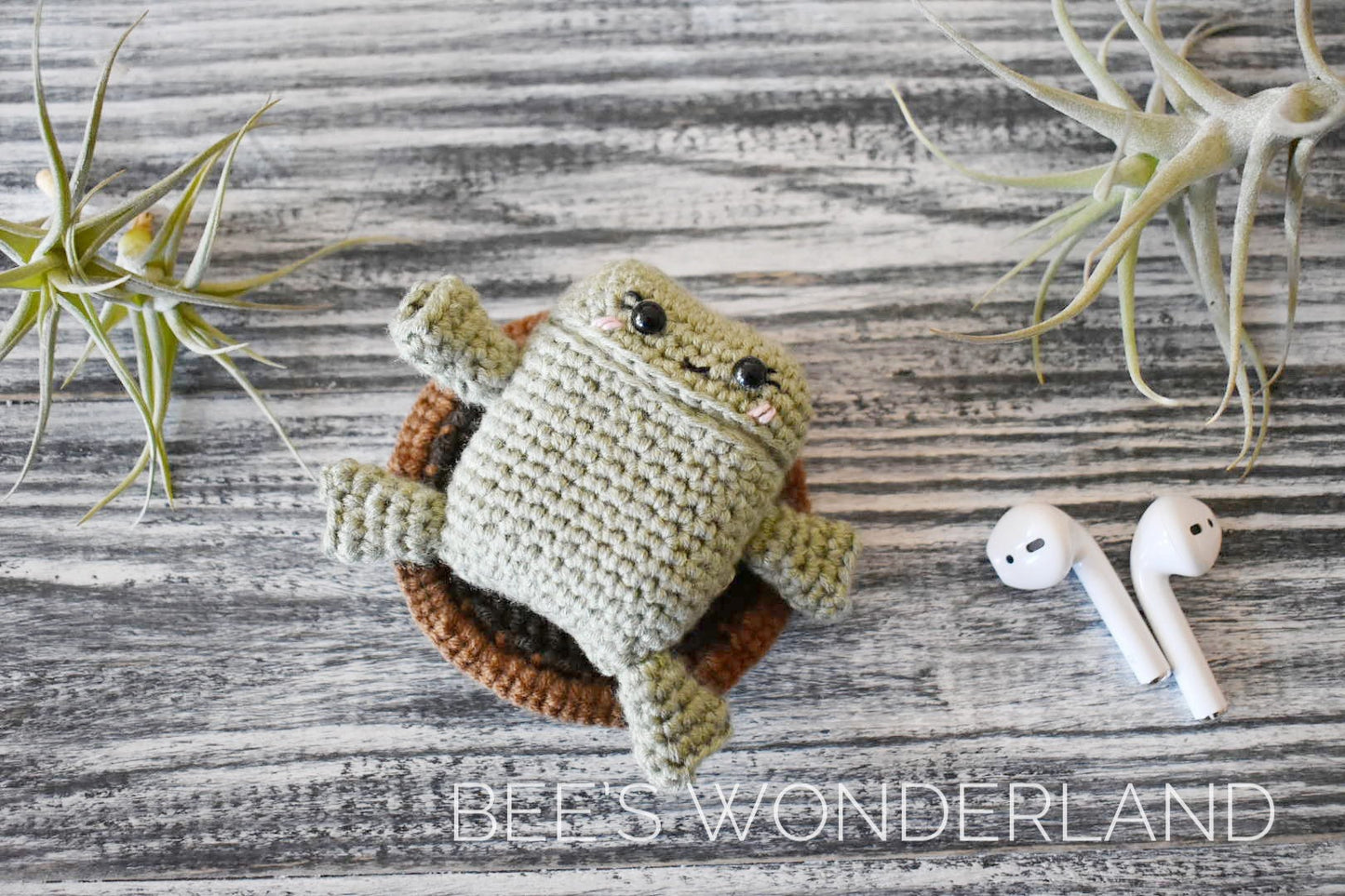 Turtle AirPod case, Crochet AirPod case, Handmade case, cute cartoon characters, stocking stuffers, Green AirPod case, Amigurumi Airpod case