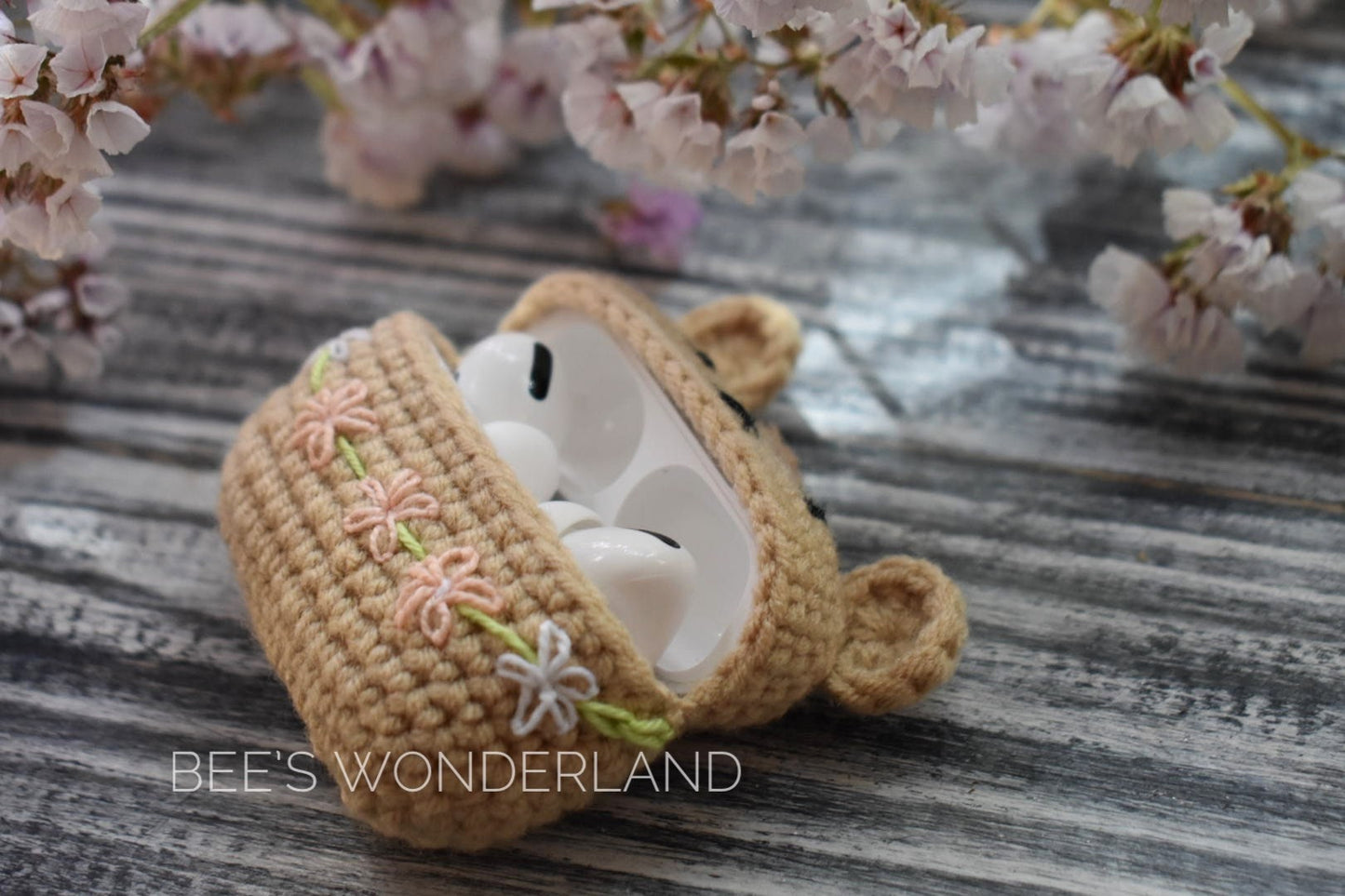 AirPods Pro crochet case, cute kitty AirPods Pro case, Handmade case, cute cat characters, stocking stuffers, cute kitten AirPod case