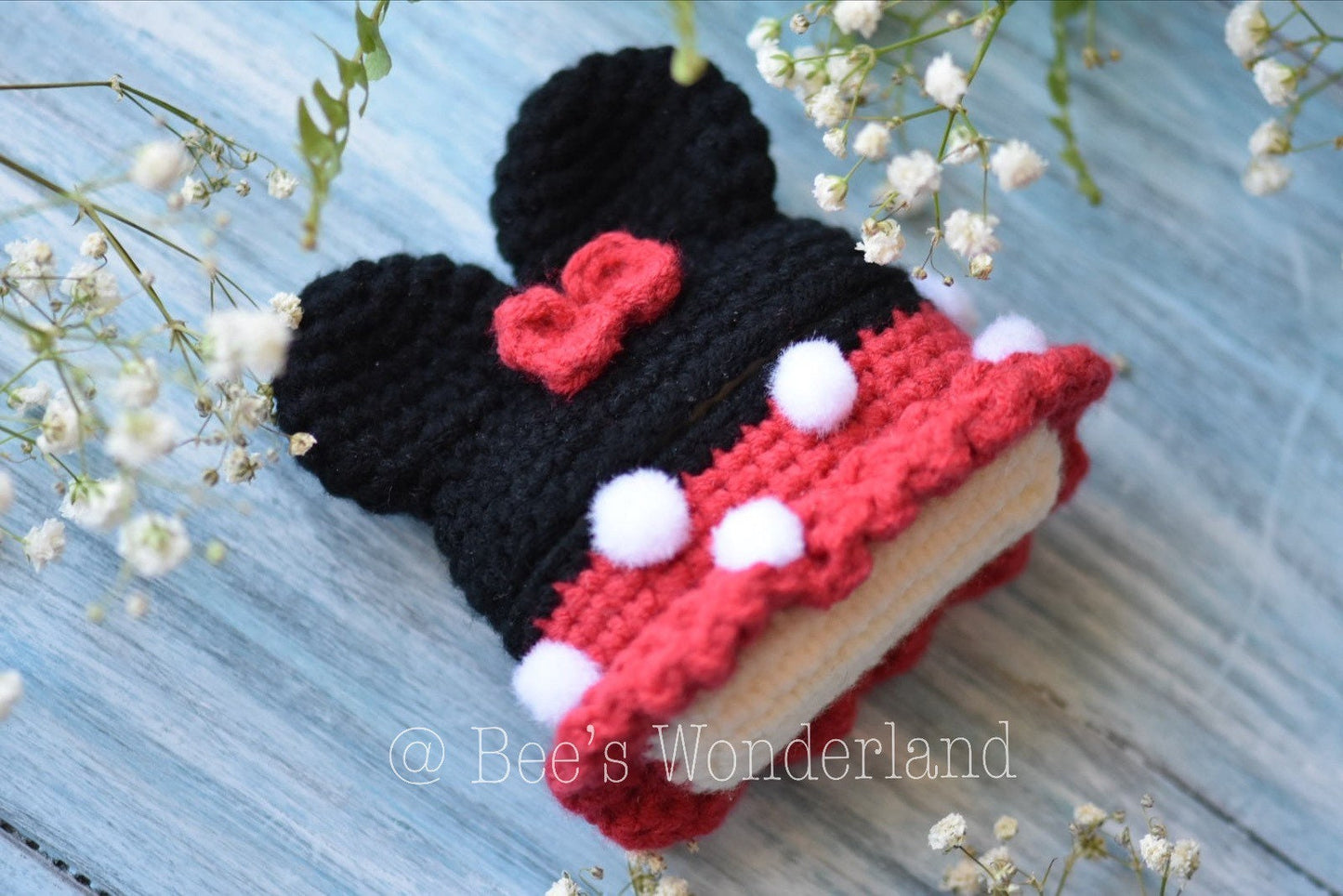 Crocheted Minnie AirPods Pro case
