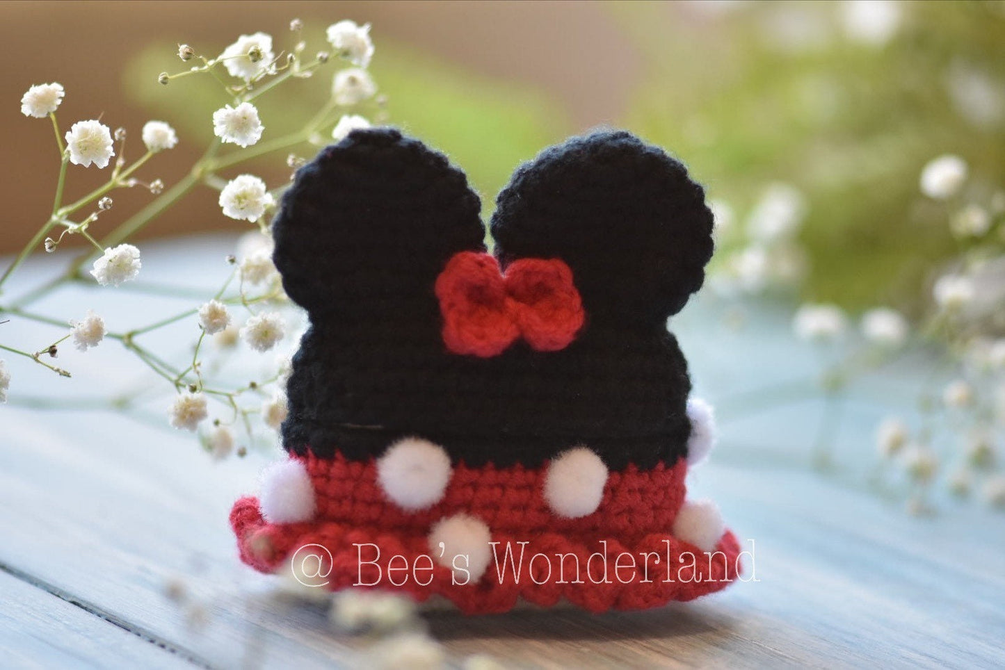 Crocheted Minnie AirPods Pro case